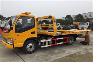 恭城哪里有拖车服务