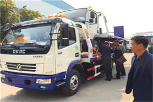 恭城汽车道路救援拖车价格